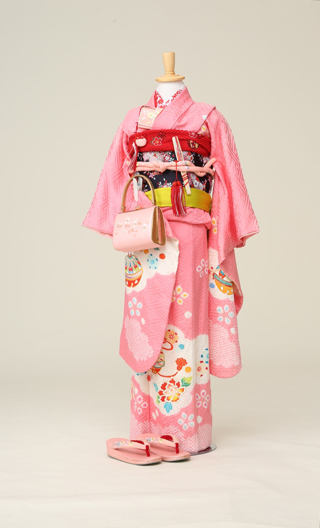 七五三7歳女の子着物（ピンク色・赤色）